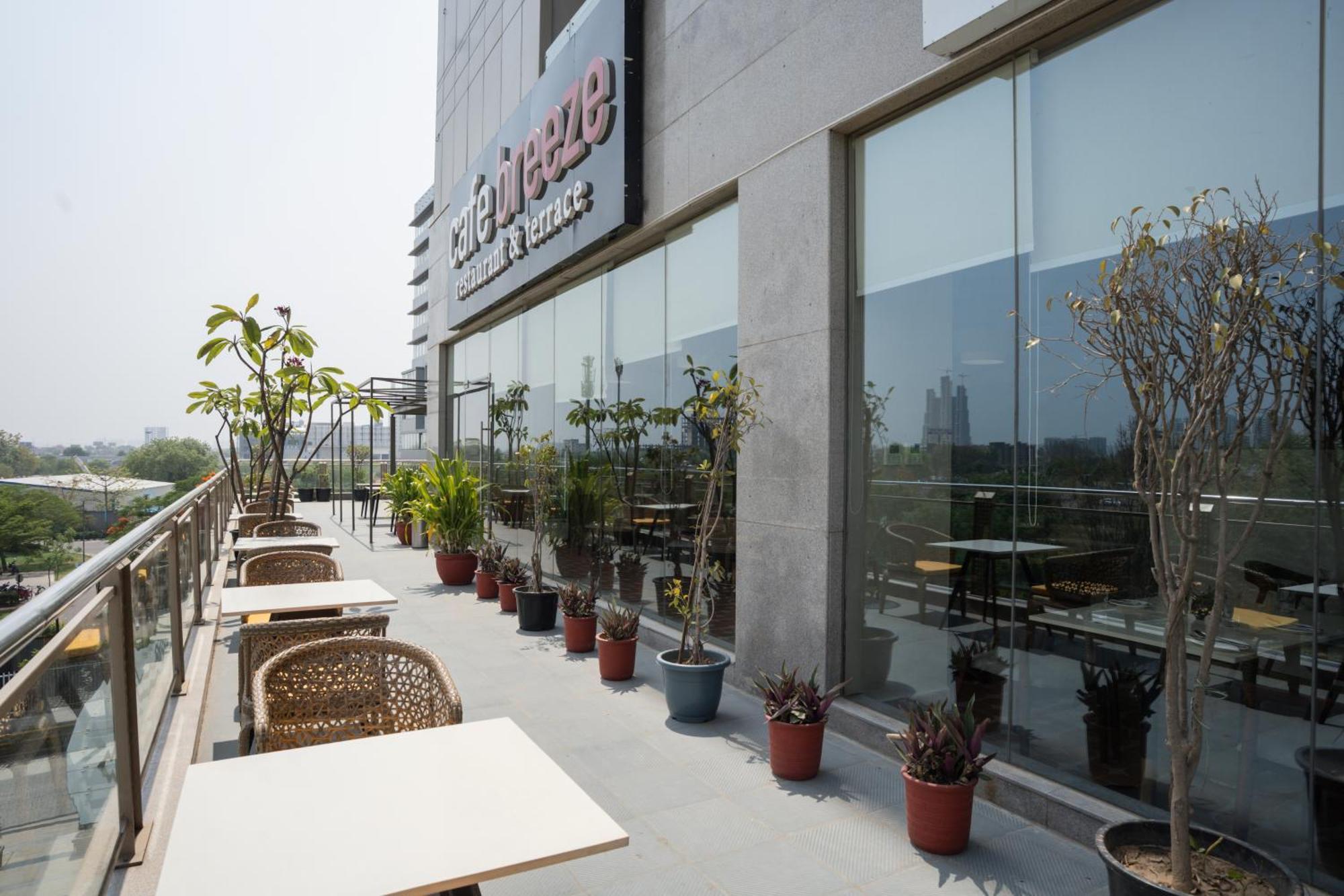 Ar Suites Klj Square Gurgaon Exterior foto